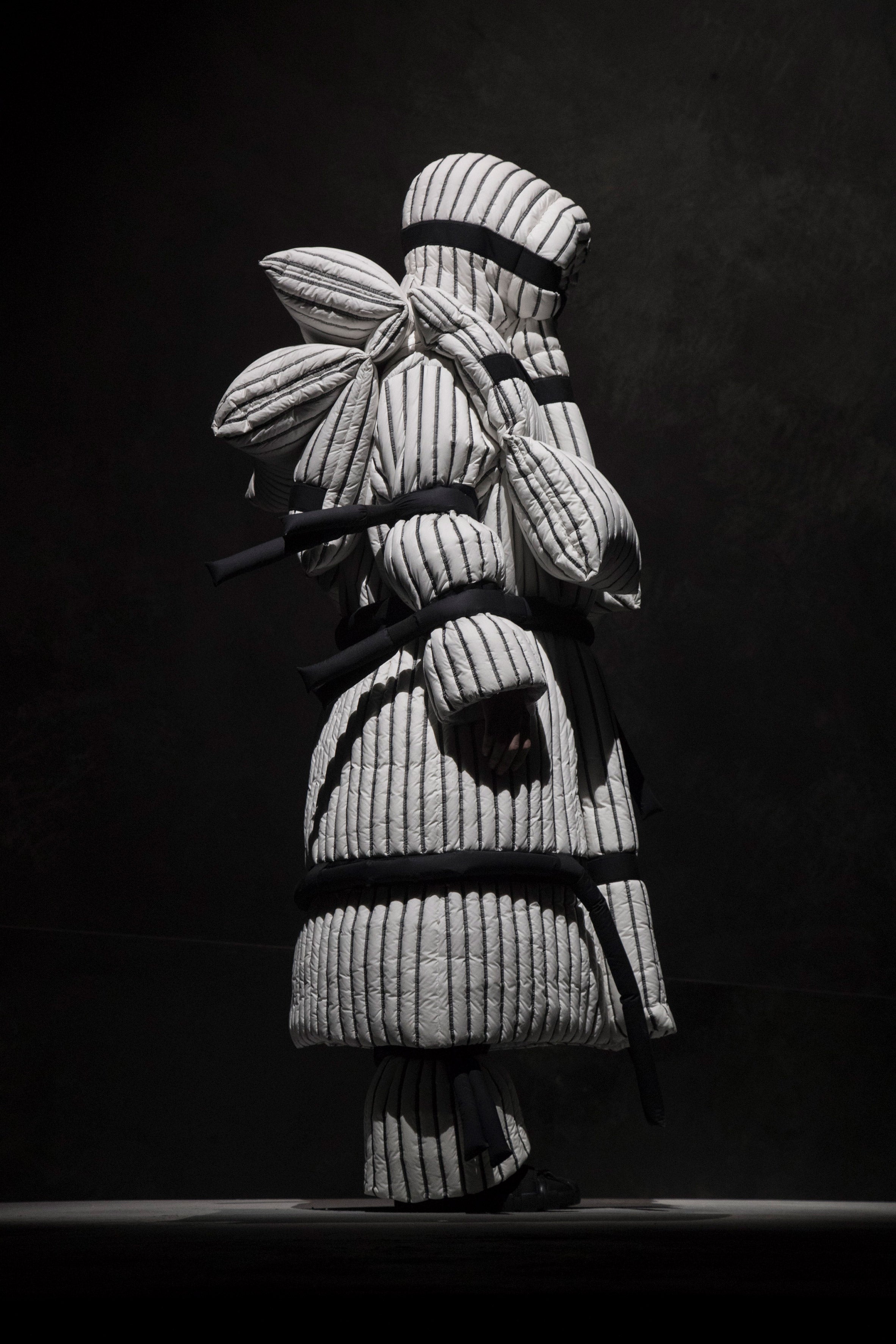 HOSE OF GENIUS モンクレール MR.CRAZY SCULPTURE Craig Green Takes Fashion to the Extremes Once Again for