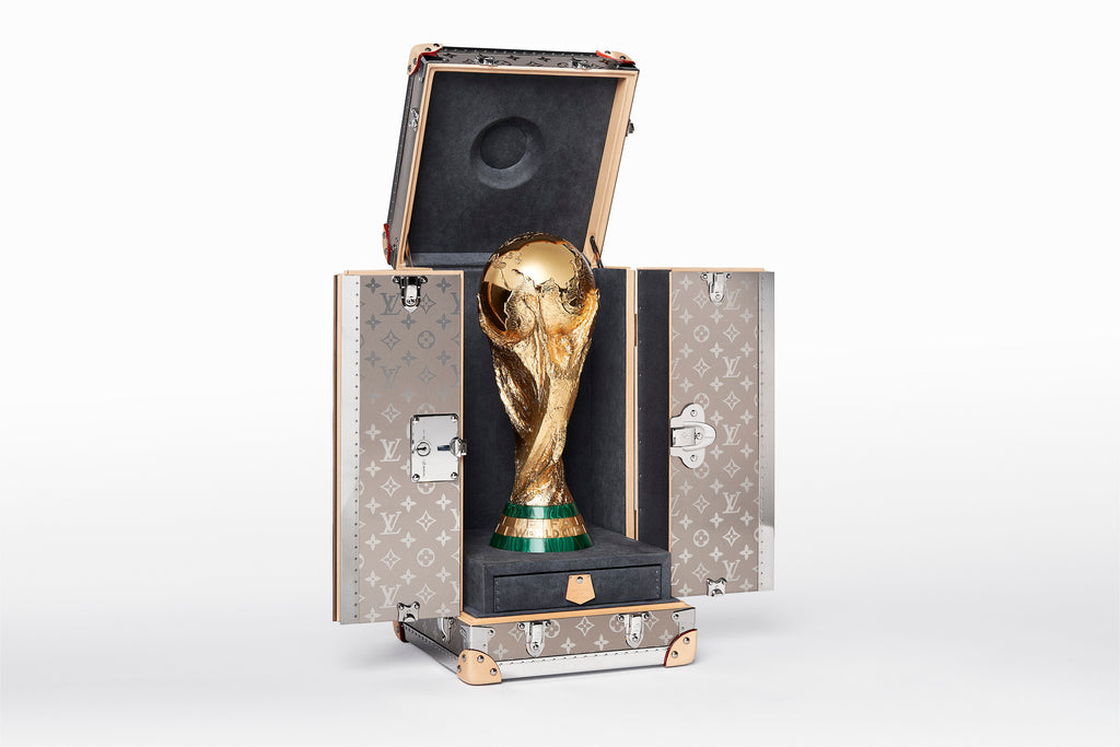 Natalia Vodianova y Philipp Lahm acompañarán al Trofeo Oficial del Mundial de Futbol de la FIFA