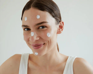 ¿Con qué cremas se puede aliviar la dermatitis?