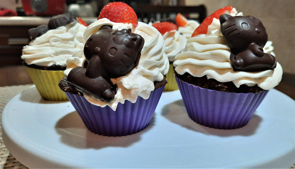 Receta fácil de cupcakes de chocolate Keto sin azúcar