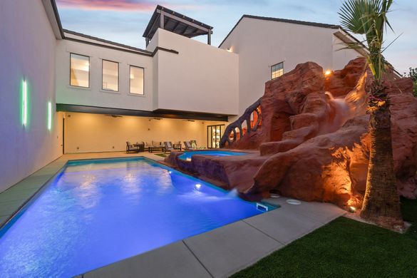 Enhancing Travel with Customized Vacation Rentals and Exclusive Tour Options