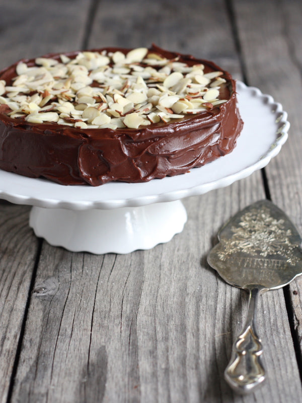 Una rebanada de dulzura: aprende a preparar pastel de chocolate con almendras