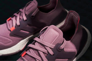 CREADOS POR MUJERES PARA EL PIE FEMENINO: LOS ULTRABOOST 22