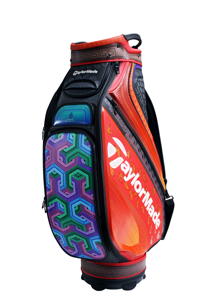 TaylorMade Golf presenta en exhibición, una bolsa con inspiración zapoteca y lanza a la venta pelota TP5 Edición especial México