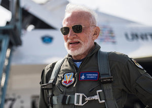 ¿Buzz Aldrin 'revela la verdad sobre los extraterrestres' en una prueba de detector de mentiras?