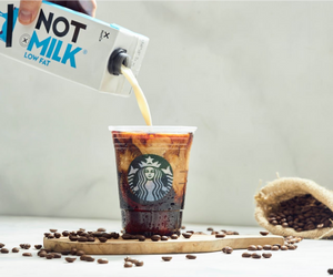Starbucks Meìxico presenta en su menuì dos nuevas opciones a base de plantas de NotCo