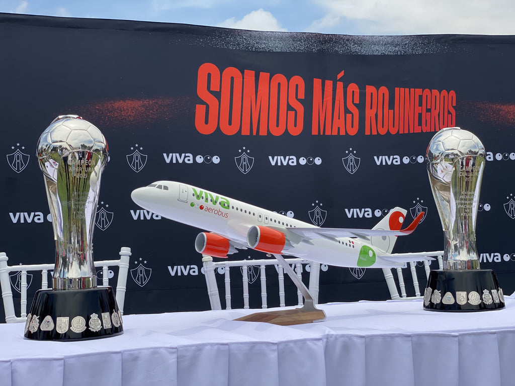 PRESENTA ATLAS FC A VIVA AEROBUS   COMO SU NUEVO PATROCINADOR