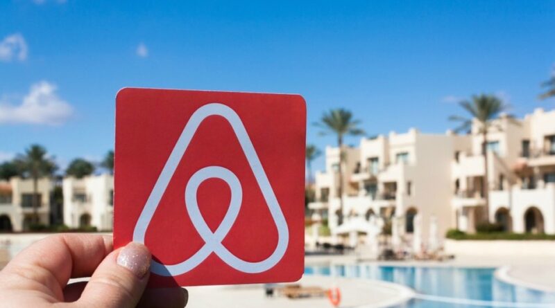 Airbnb anuncia alianzas con WWF y FEMATUR para promover el turismo sostenible y corresponsable