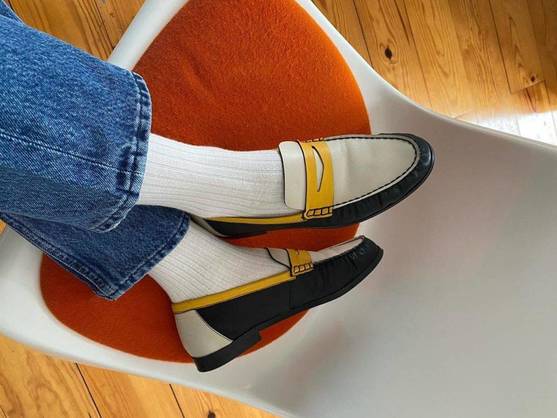 Es tendencia: los mocasines multicolores triunfan en Instagram