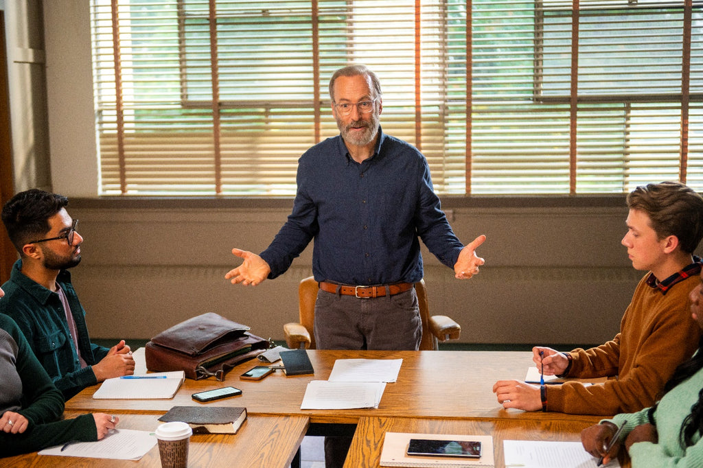 AMC estrena “Lucky Hank”, la nueva serie con Bob Odenkirk