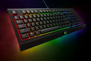 Santa Claus festeja la navidad como todo un gamer con los equipos Razer