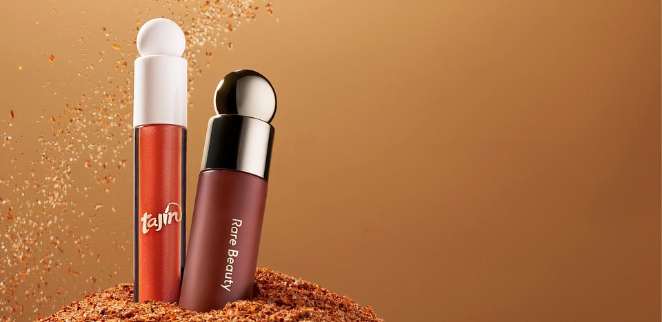 Sephora México presenta una collab icónica y doblemente deliciosa: Rare Beauty x Tajín