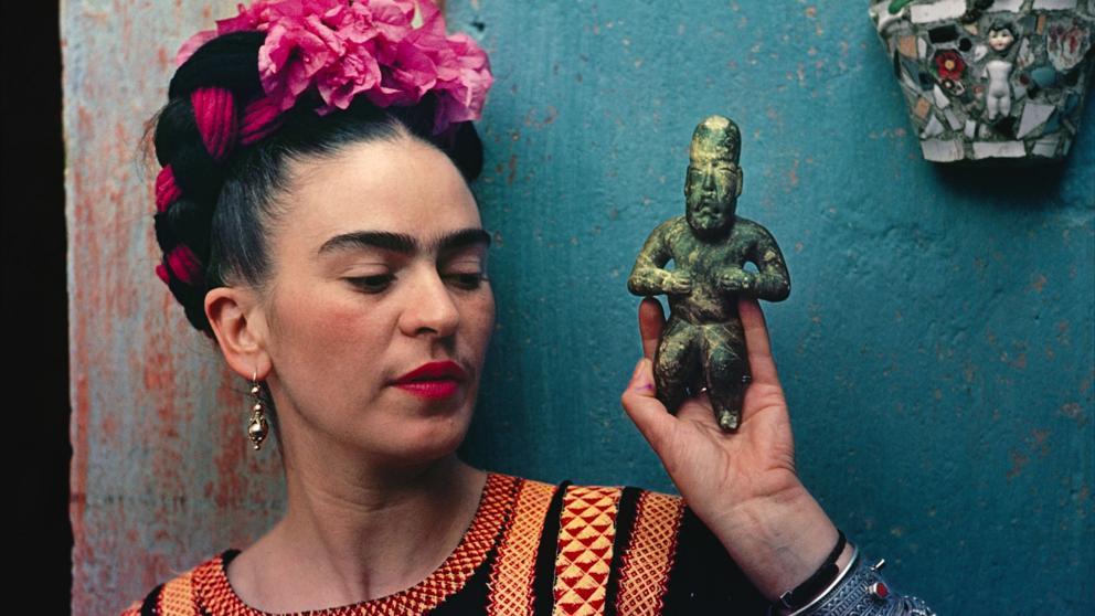 El articulo de belleza inspirado en Frida Kahlo que ella nunca usaría