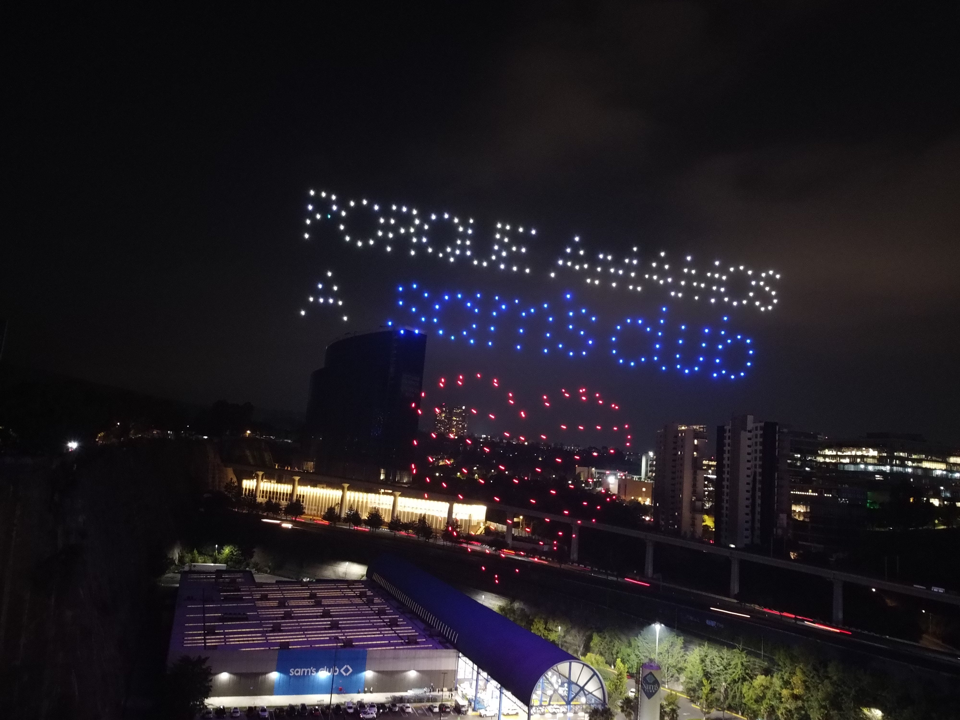 Sam's Club presenta Sam´s Lovers: su nueva campaña con 400 drones en e ...
