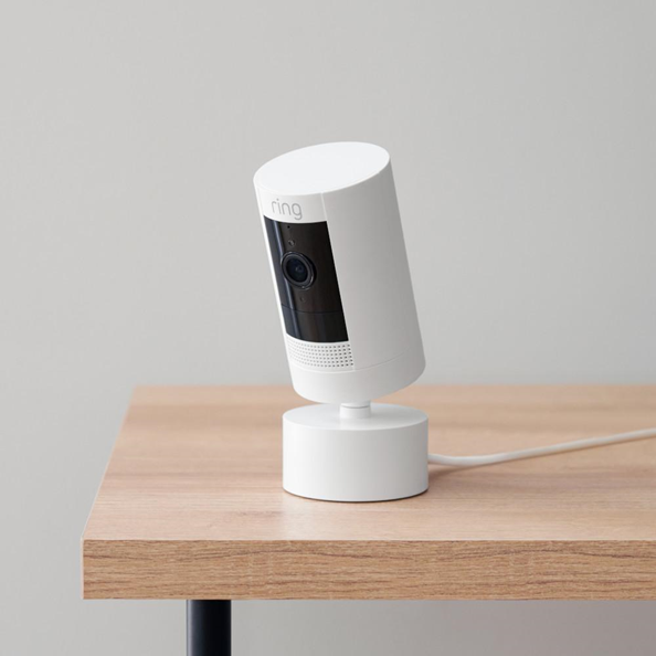 Ring, de Amazon, lanza el primer accesorio que permite girar e inclinar tu cámara de seguridad