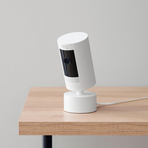 Ring, de Amazon, lanza el primer accesorio que permite girar e inclinar tu cámara de seguridad