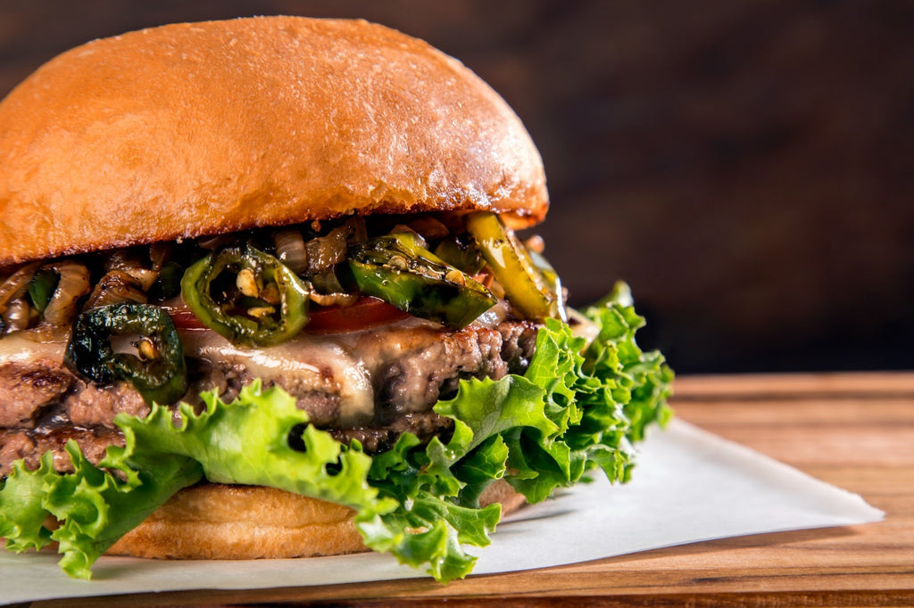 Americana Burger llega a México con hamburguesas y malteadas en el mismo lugar