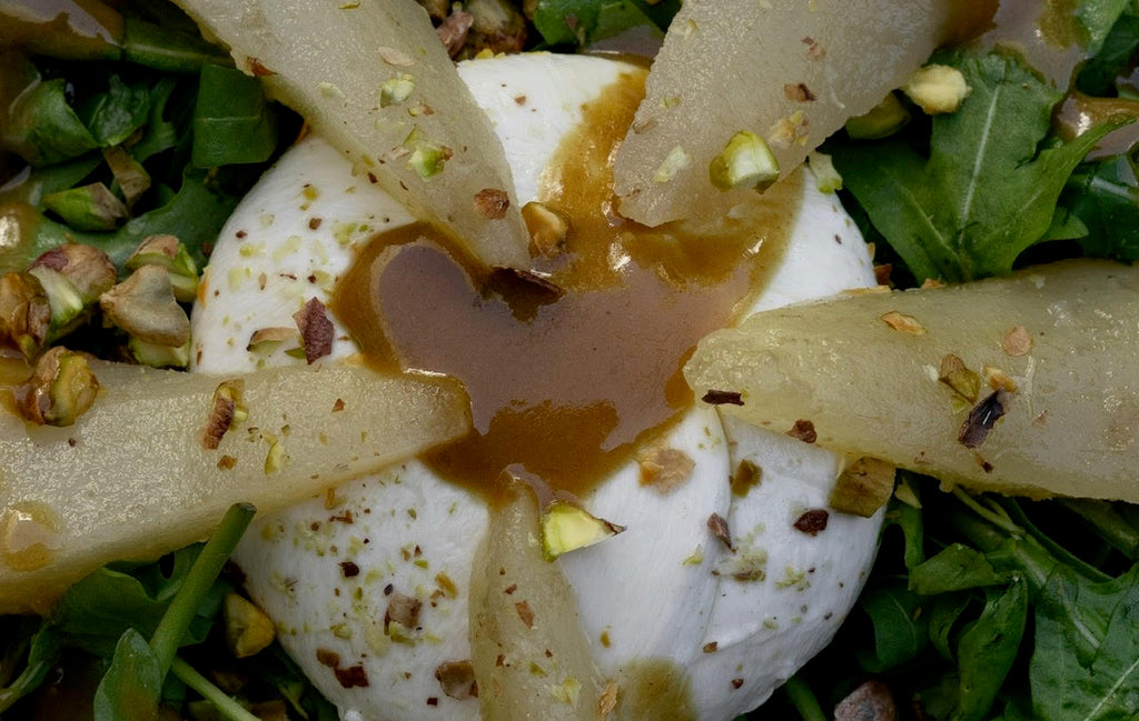 Ensalada de Burrata con Peras de California: el platillo más refrescante del verano