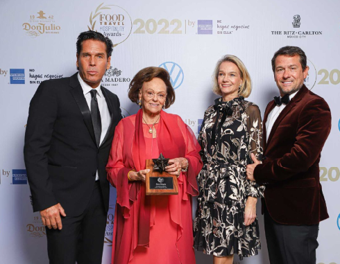 Susana Palazuelos, embajadora de Riviera Diamante Acapulco, recibe reconocimiento por su Trayectoria Gastronómica