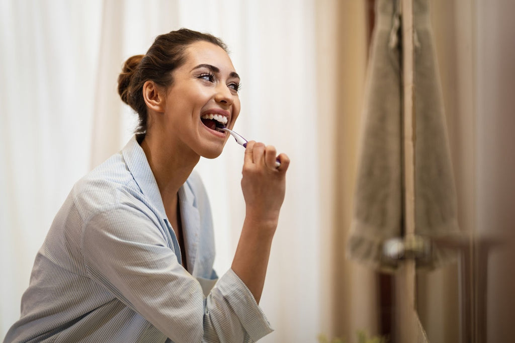Tu rutina de belleza empieza en la boca: cómo una buena pasta dental potencia tu imagen